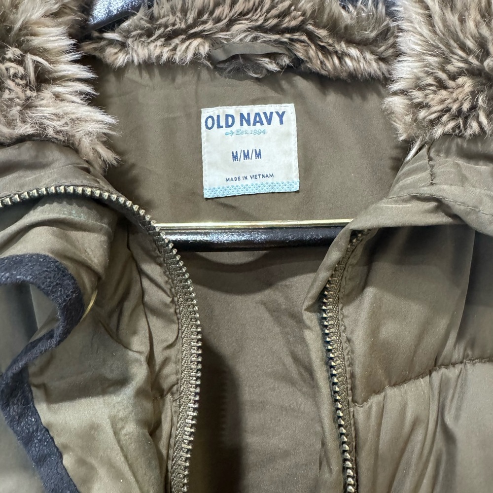 Old Navy Olive Green Quilted Puffer Coat Faux Fur Collar Women’s Winter Jacket M - Picture 5 of 5